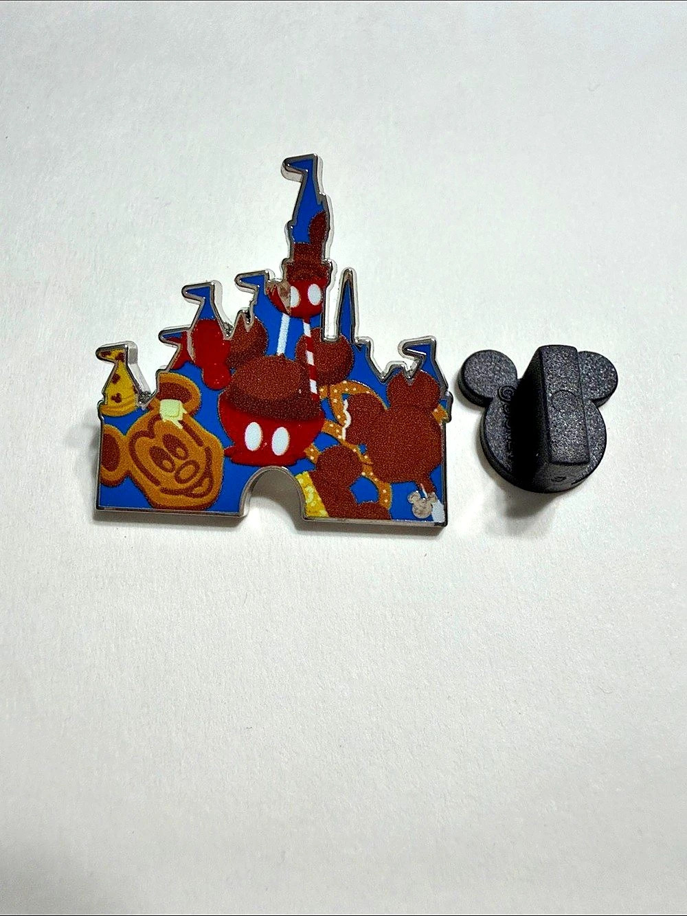 Disney snack castle pin
